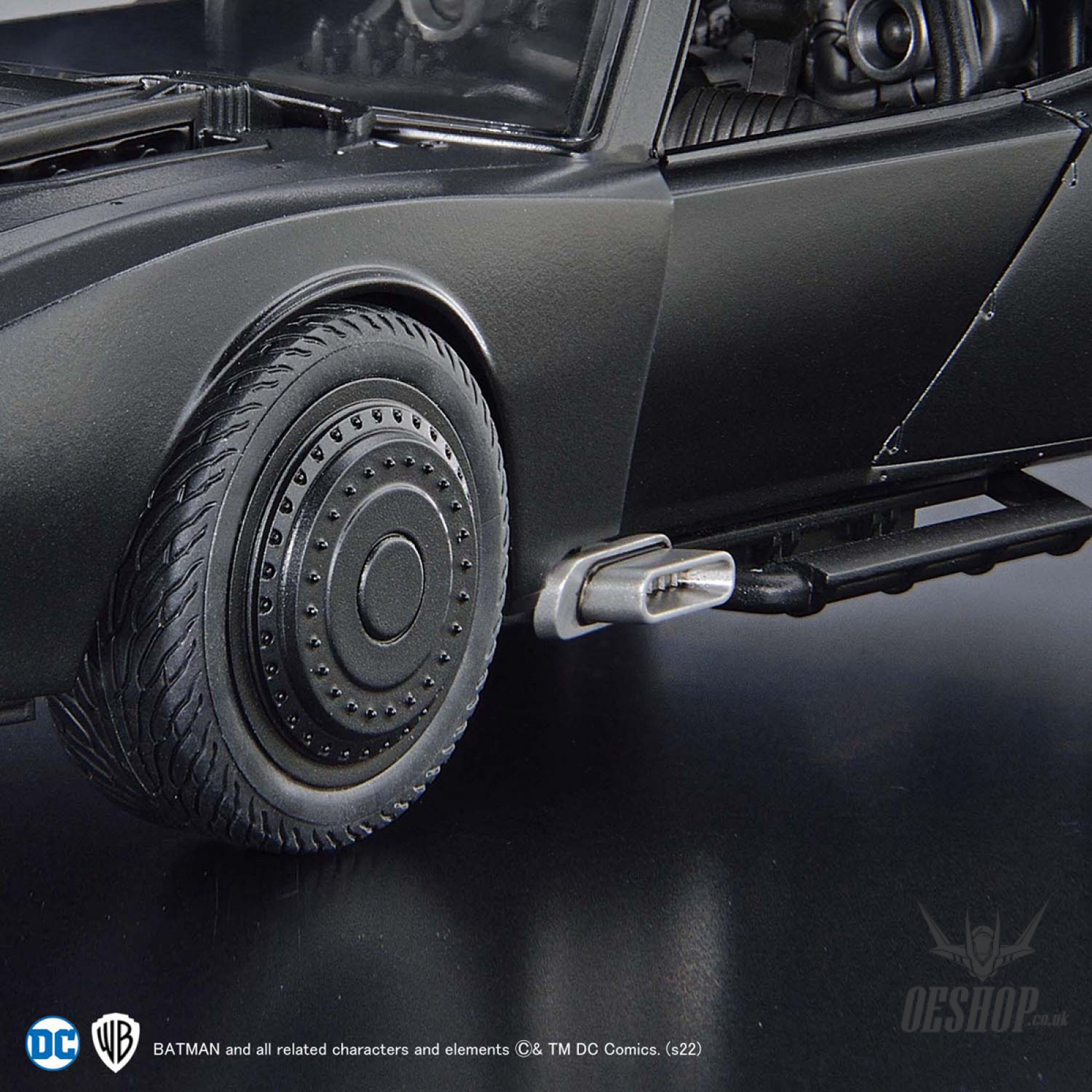 Bandai 1/35 New Batmobile (The Batman Ver.) Scale Model Kits