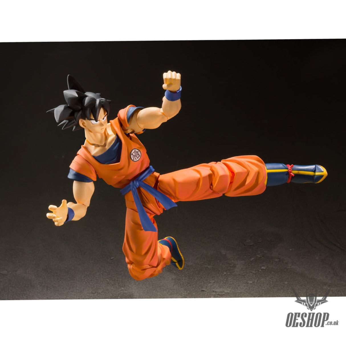 Bandai Tamashii S.H.Figuarts Dragon Ball Z Son Goku (The Saiyan Raised on Earth Ver.) Action & Toy Figures