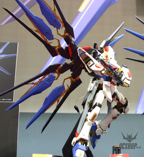 1/60 PG Strike Freedom Gundam Scale Model Kits