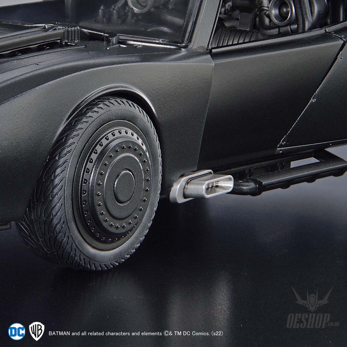 Bandai 1/35 New Batmobile (The Batman Ver.) Scale Model Kits