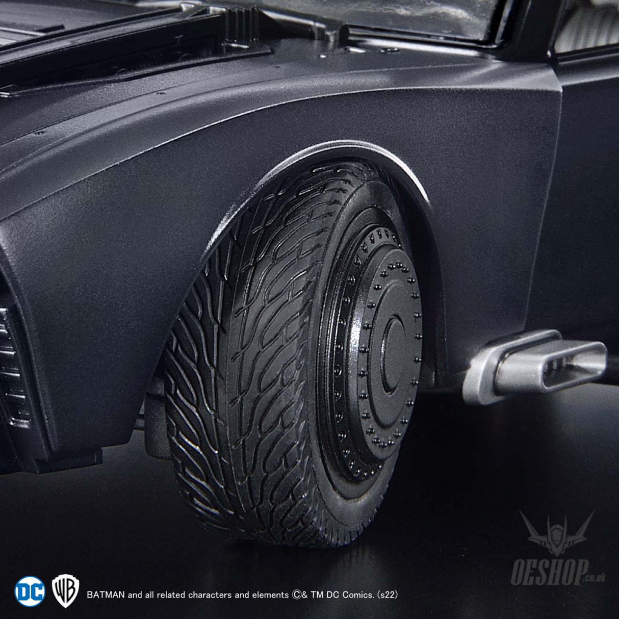 Bandai 1/35 New Batmobile (The Batman Ver.) Scale Model Kits