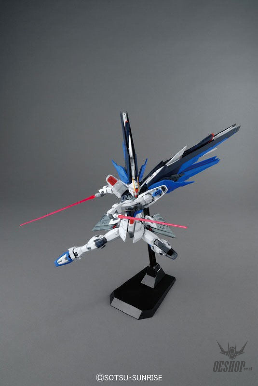 1/100 MG Freedom Gundam Ver.2.0 Bandai 53.19 OEShop